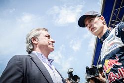 Carlos Sainz met Sébastien Ogier, M-Sport