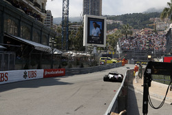 Аварія Ленса Стролла, Williams FW40 під час другої практики