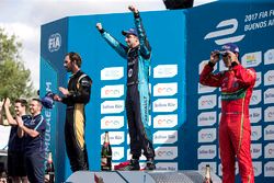 Podio: il vincitore della gara Sébastien Buemi, Renault e.Dams; il secondo classificato Jean-Eric Vergne, Techeetah; il terzo classificato Lucas di Grassi, ABT Schaeffler Audi Sport