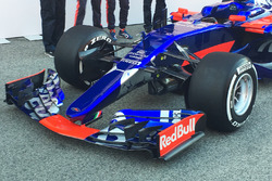 Toro Rosso STR12 nose detail
