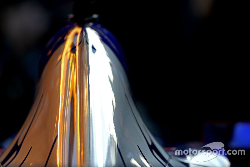 Scuderia Toro Rosso STR12 detail