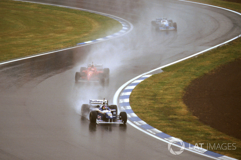 Jacques Villeneuve, Williams FW18 Renault ve Michael Schumacher, Ferrari F310 ve Jean Alesi, Benetto
