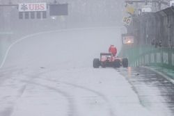 Kimi Raikkonen, Ferrari SF16-H crashed out of the race