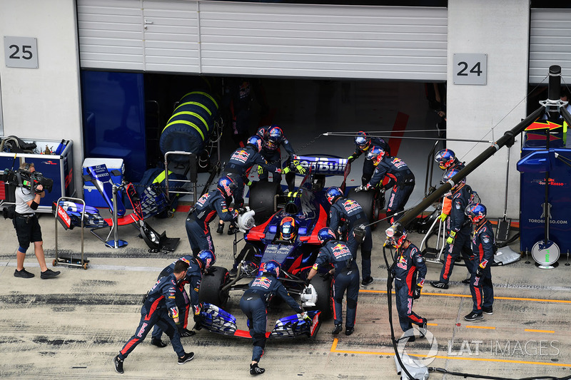 17. Карлос Сайнс., Scuderia Toro Rosso STR12