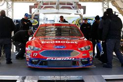 Ricky Stenhouse Jr., Roush Fenway Racing Ford, bei der technischen Abnahme