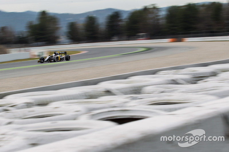 Kevin Magnussen, Renault Sport F1 Team RS16