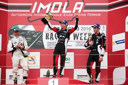 Podio Gara 2: il vincitore Mattia Drudi, Dinamic Motorsport - Modena, il secondo classificato Gianlu