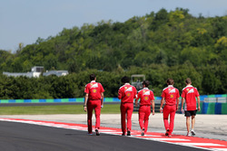 Sebastian Vettel, Ferrari walks the circuit with the team