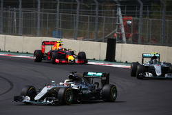 Lewis Hamilton, Mercedes AMG F1 W07 Hybrid