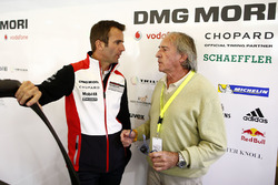 #2 Porsche Team Porsche 919 Hybrid: Romain Dumas avec Jacques Laffitte