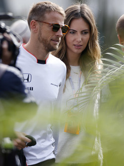 Jenson Button, McLaren avec sa petite amie Brittny Ward
