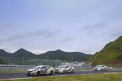 1.6T Race action