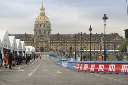 Pitlane atmosphere