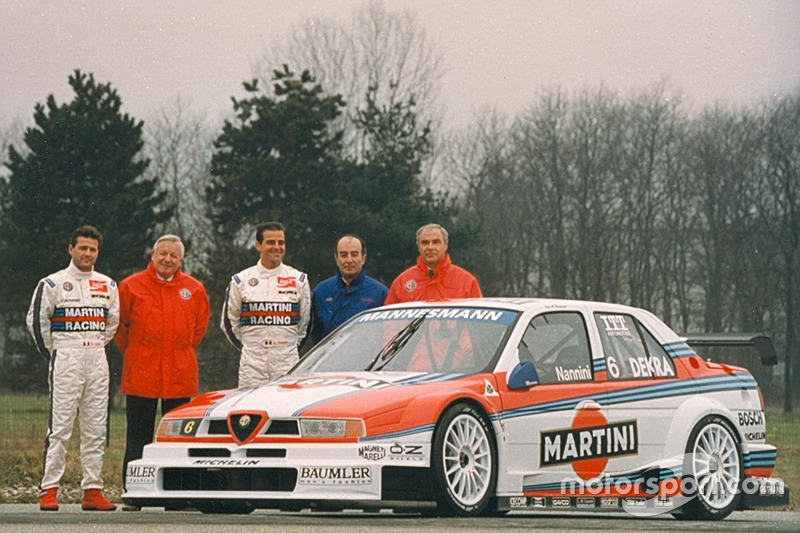 Platz 11: Das Martini-Design kennt man aus Le Mans, aus dem Rallyesport und auch aus der Formel 1. In der DTM taucht es nur 1995 auf - und 1996 in der Nachfolgeserie ITC: Alfa Romeo setzt bei den Starpiloten Alessandro Nannini und Nicolas Larini auf die Farben des italienischen Kultgetränks.