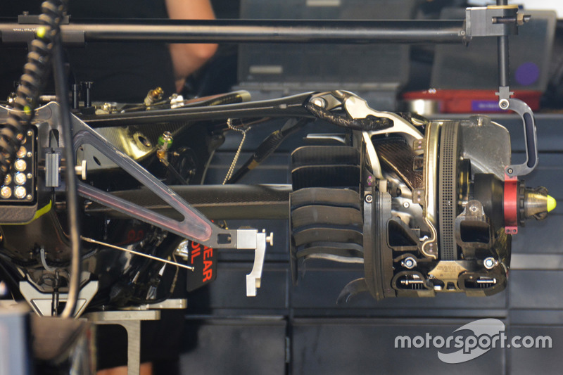 Mercedes F1 W07: Hinterradaufhängung