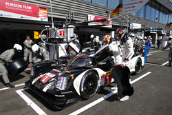 #1 Porsche Team Porsche 919 Hybrid: Timo Bernhard, Mark Webber, Brendon Hartley