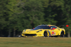#4 Corvette Racing Chevrolet Corvette C7.R: Oliver Gavin, Tommy Milner