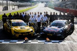 Timo Glock and Marco Wittmann, BMW Team RMG celebrate the double win with the team