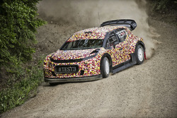 Kris Meeke tests Citroテォn C3 WRC 2017