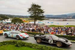 A pair of Ford GT40s