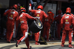 Sebastian Vettel, Ferrari SF16-H makes a pit stop