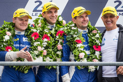 Подиум LMP2: третье местоВиталий Петров, Кирилл Ладыгин и Виктор Шайтар, #37 SMP Racing BR01 - Nissa