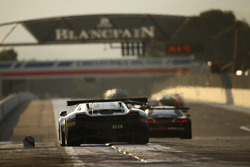 #58 Garage 59 McLaren 650S GT3: Rob Bell, Come Ledogar, Shane van Gisbergen