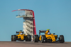 Kevin Magnussen, Renault RS16 and Jolyon Palmer, Renault RS16