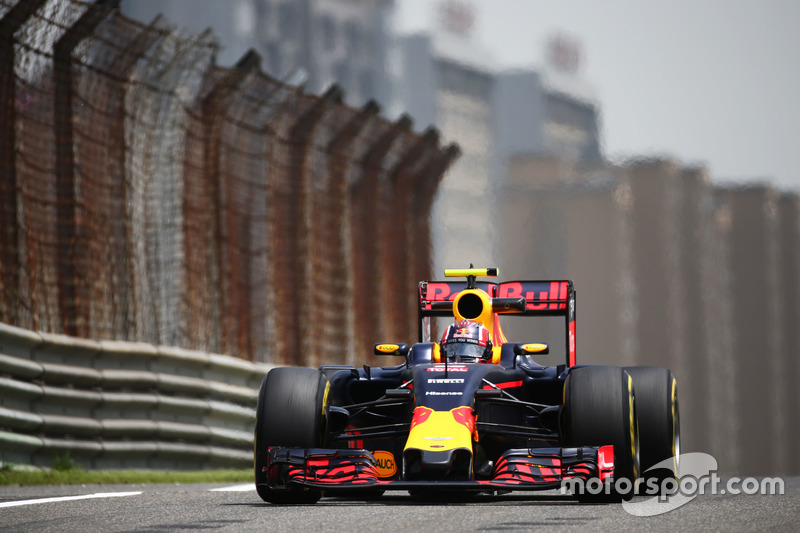 Daniil Kvyat, Red Bull Racing RB12
