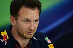 Christian Horner, Red Bull Racing Team Principal en la conferencia de prensa