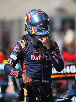 Carlos Sainz Jr., Scuderia Toro Rosso, dans le parc fermé après les qualifications