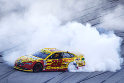 Race winner Joey Logano, Team Penske Ford