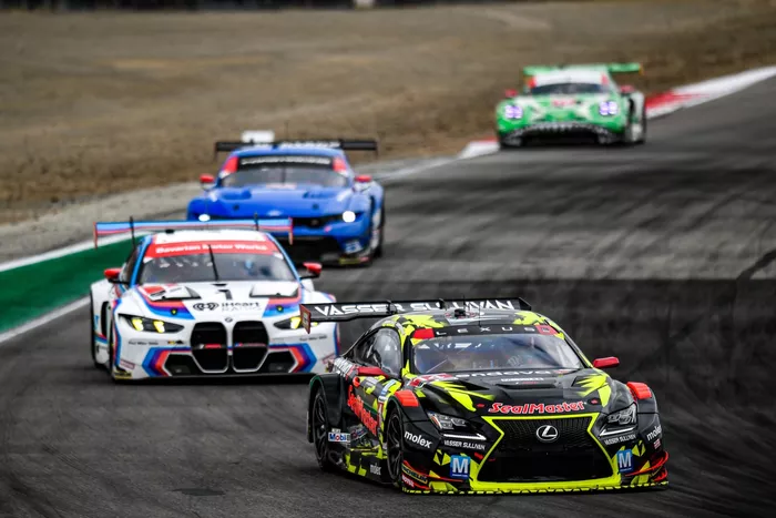 #14 Vasser Sullivan Racing: Jack Hawksworth, Ben Barnicoat