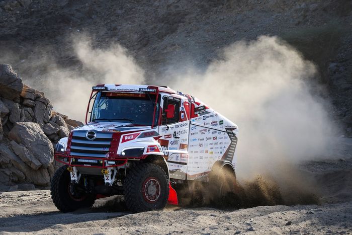 #608 Hino Team Sugawara Hino: Teruhito Sugawara, Hirokazu Somemiya, Yuji Mochizuki