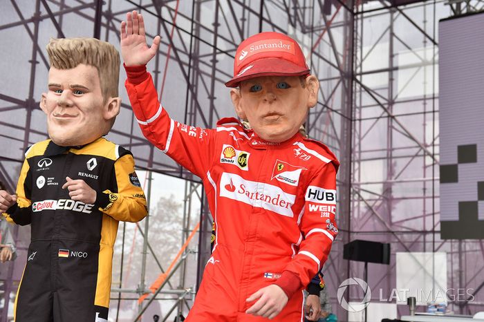 Guiñoles de Kimi Raikkonen, Ferrari, Nico Hulkenberg, Renault Sport F1 Team
