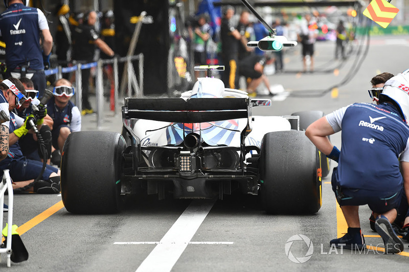 Sergey Sirotkin, Williams FW41 pit stop