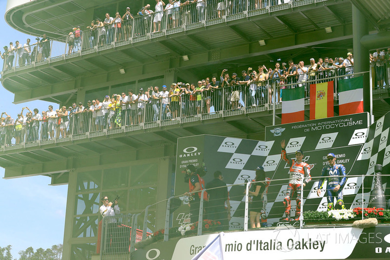 Podio: ganador de la carrera Jorge Lorenzo, equipo Ducati, tercer puesto Valentino Rossi, Yamaha Factory Racing
