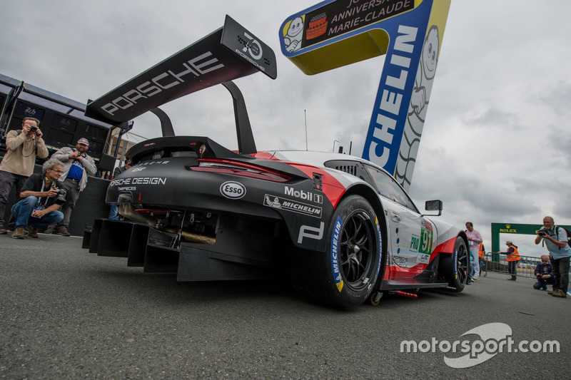 #91 Porsche GT Team Porsche 911 RSR