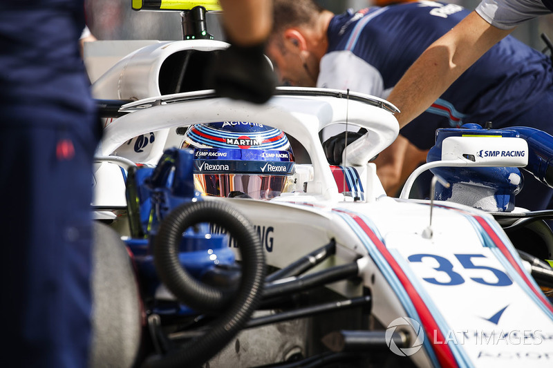 Sergey Sirotkin, Williams FW41, in the pits