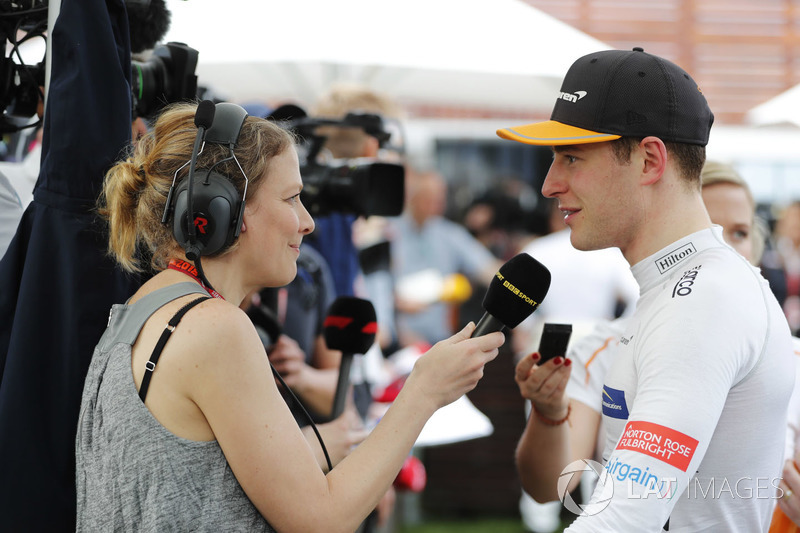 Stoffel Vandoorne, McLaren, talks to the media