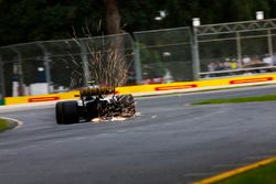 Carlos Sainz Jr., Renault Sport F1 Team R.S. 18., strikes up sparks