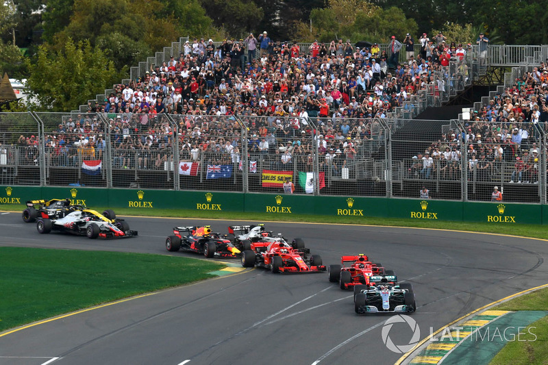 Lewis Hamilton, Mercedes-AMG F1 W09 mène au départ