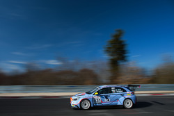 #831 Target Competition Hyundai i30 TCR: : Gabriele Tarquini, Kim Jaekyun, Nicola Larini