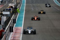 Фелипе Масса, Williams FW40, и Фернандо Алонсо, McLaren MCL32