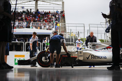 Felipe Massa, Williams FW40,en pits