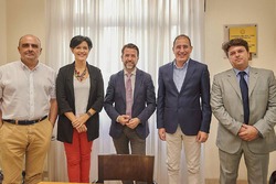 Orlando Perez, direttore tecnico del Cabildo di Tenerife e coordinatore tecnico del Circuito del Motor, Cristo Pérez, ministro dello sport, Carlos Alonso, presidente del Cabildo di Tenerife, Walter Sciacca, consulente automobilistico del governo di Tenerife, e Antonio Marichal, ministro per l'Innovazione, la cultura, l'istruzione e lo sport