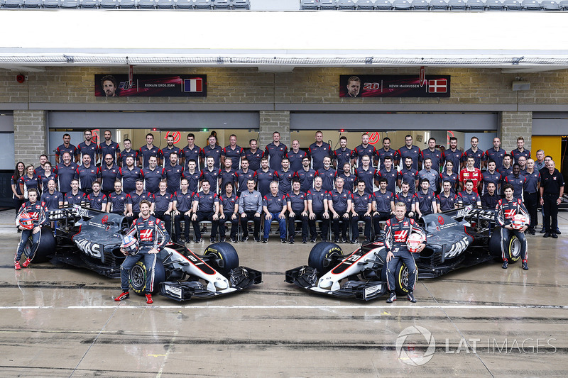 The Haas F1 Team home race team photo call