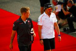 Fernando Alonso, McLaren, and Kevin Magnussen, Haas F1 Team, in the drivers parade