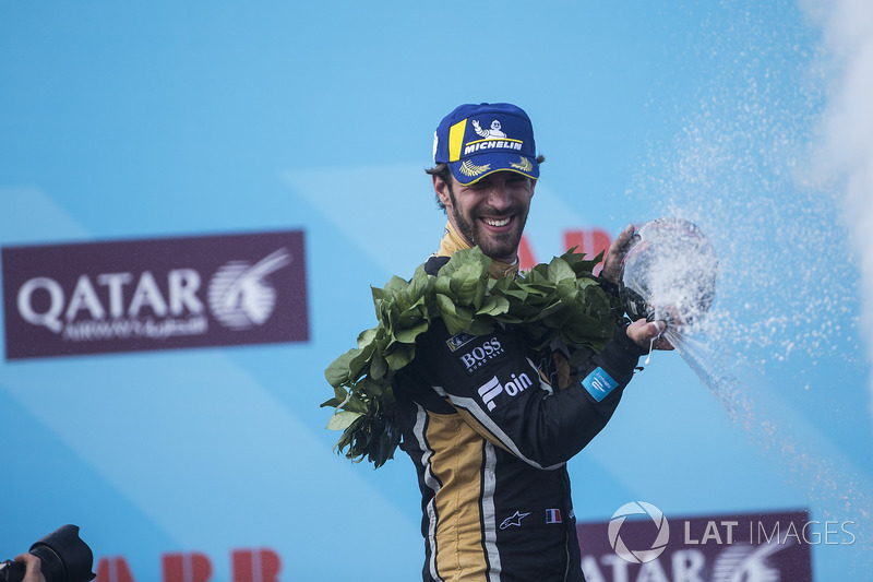Jean-Eric Vergne, Techeetah, şampanya ile şampiyonluğu kutluyor