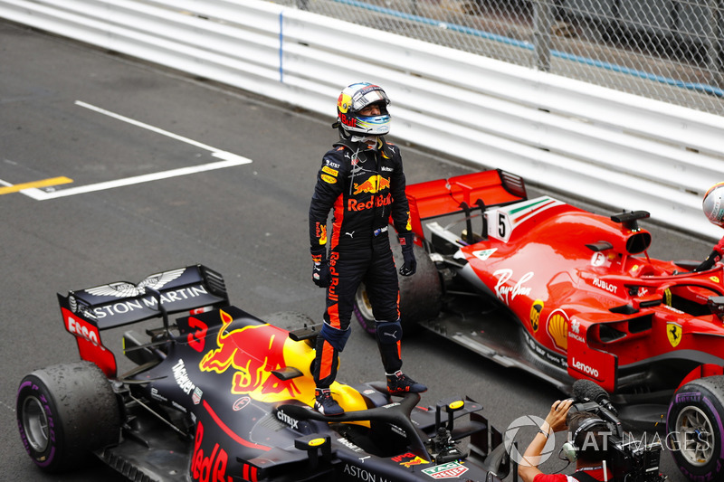 Daniel Ricciardo, Red Bull Racing, festeggia la vittoria